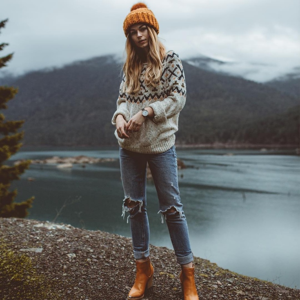 UO Oversized Fair Isle Sweater - Picture 2 of 8
